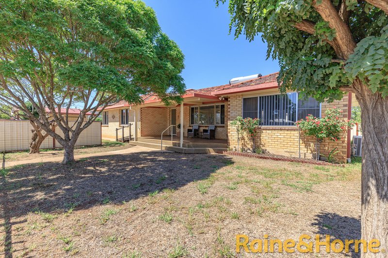 12 Ellengerah Street, Narromine NSW 2821