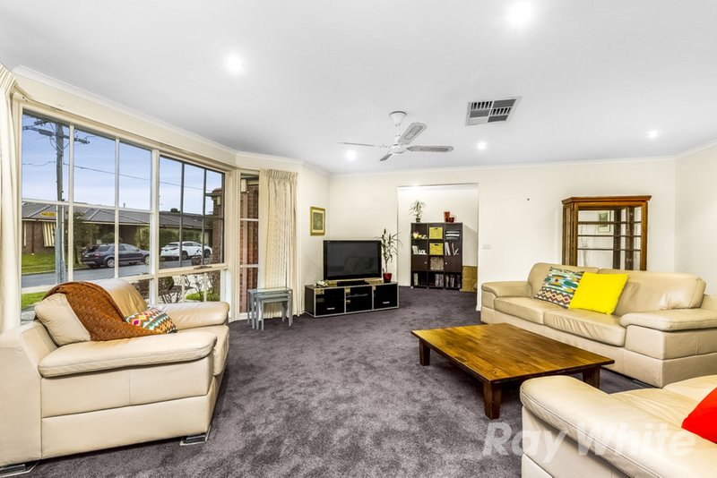 Photo - 1/2 Ellesmere Road, Burwood East VIC 3151 - Image 2