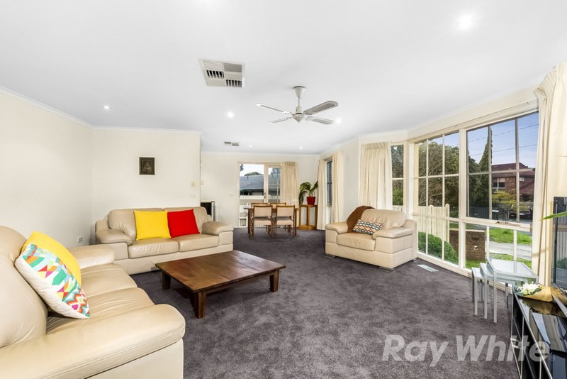 Photo - 1/2 Ellesmere Road, Burwood East VIC 3151 - Image 4