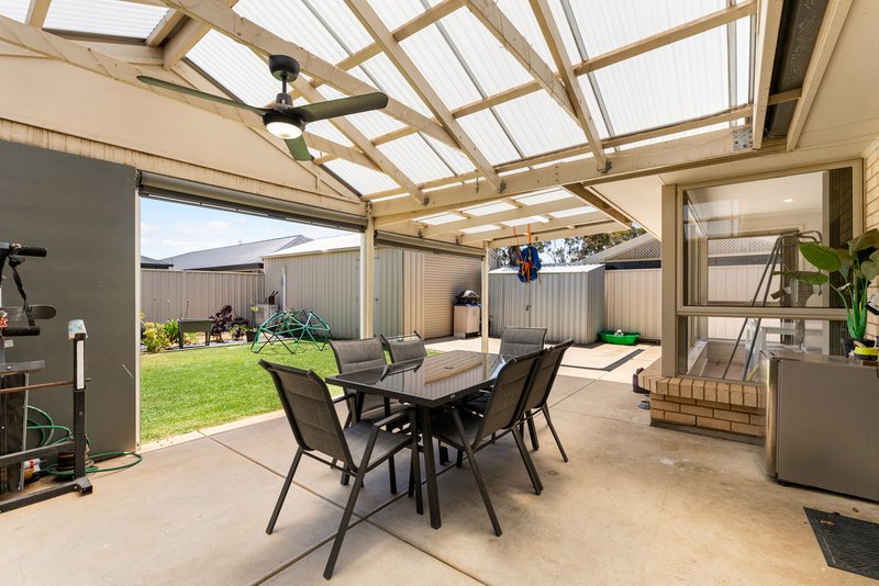 Photo - 12 Elly Drive, Munno Para West SA 5115 - Image 17