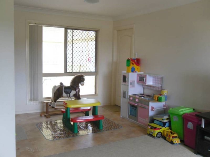 Photo - 12 Embassy Street, Deception Bay QLD 4508 - Image 5