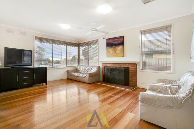 Photo - 12 Emerson Close, Frankston VIC 3199 - Image 4