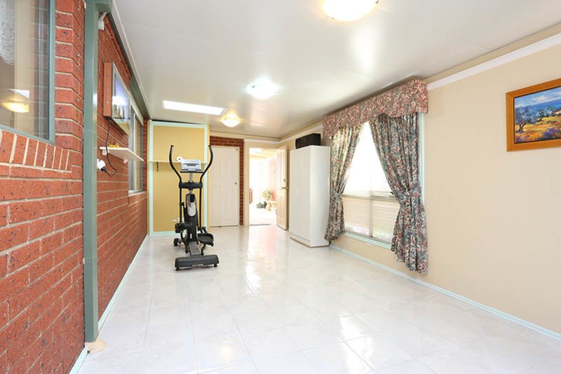 Photo - 12 Emerson Court, Roxburgh Park VIC 3064 - Image 11