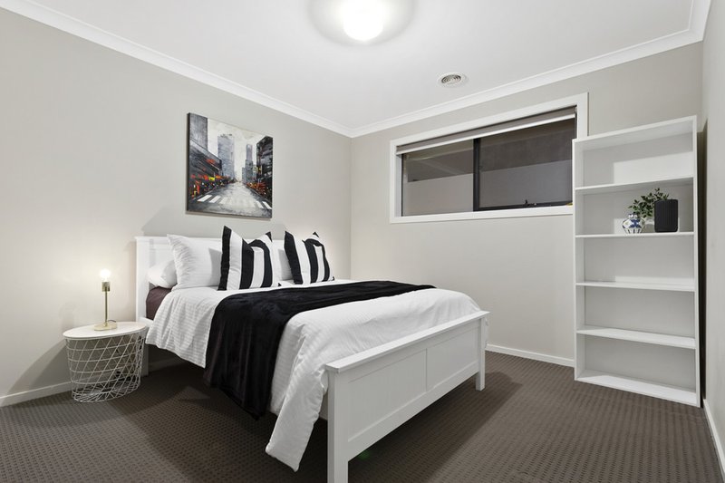 Photo - 12 Emilia Chase, Mernda VIC 3754 - Image 6