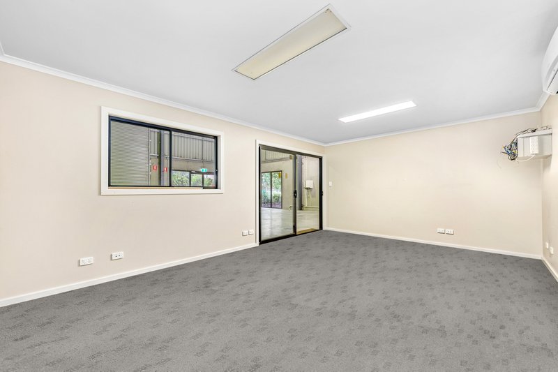 Photo - 1/2 Enterprise Crescent, Singleton NSW 2330 - Image 4