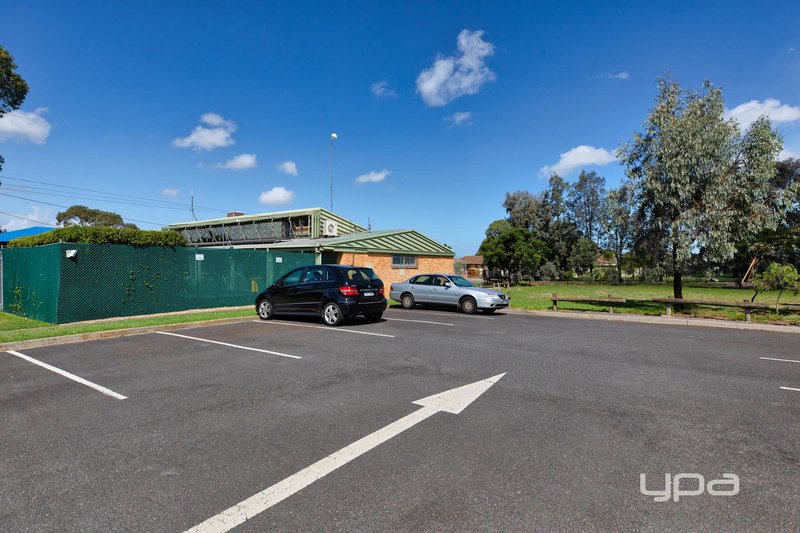 Photo - 12 Epalock Crescent, St Albans VIC 3021 - Image 18