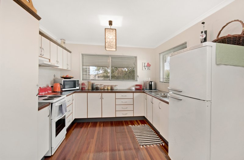 Photo - 12 Ettie Street, Redcliffe QLD 4020 - Image 2