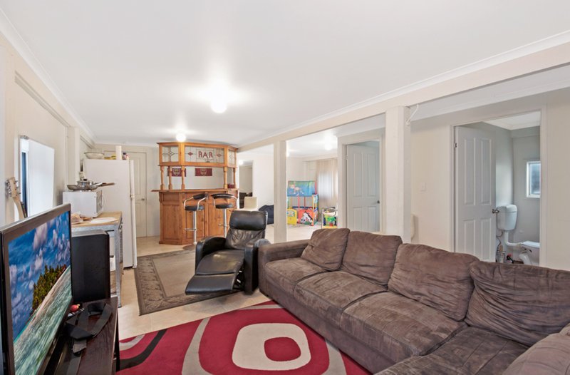 Photo - 12 Ettie Street, Redcliffe QLD 4020 - Image 5