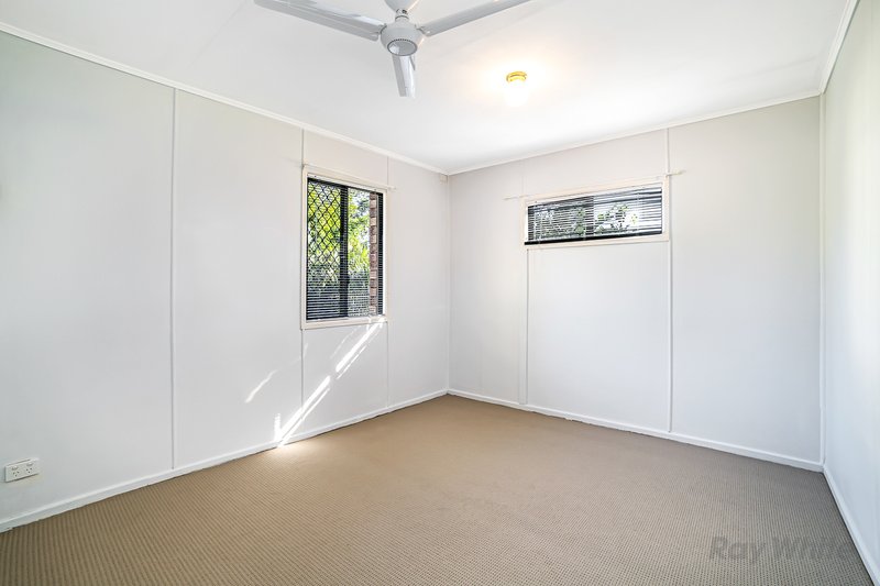 Photo - 12 Evenwood Street, Coopers Plains QLD 4108 - Image 4