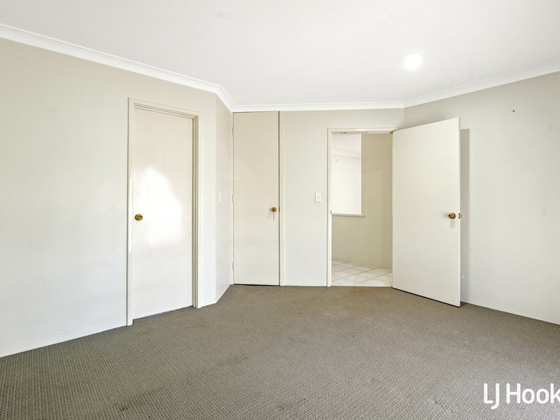 Photo - 12 Exmouth Place, Thornlie WA 6108 - Image 9