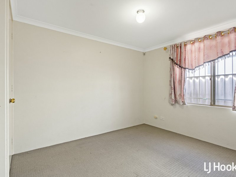 Photo - 12 Exmouth Place, Thornlie WA 6108 - Image 11