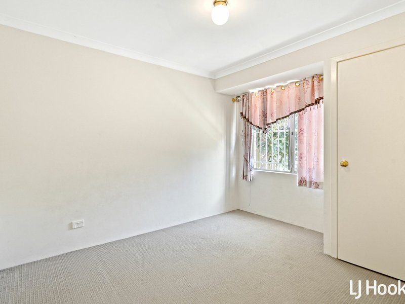 Photo - 12 Exmouth Place, Thornlie WA 6108 - Image 12