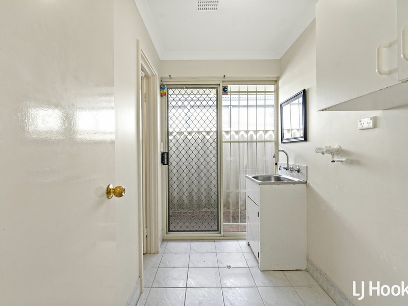 Photo - 12 Exmouth Place, Thornlie WA 6108 - Image 15