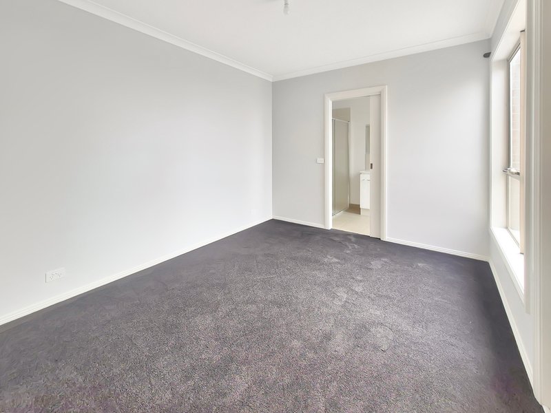 Photo - 12 Expedition Way, Corio VIC 3214 - Image 5