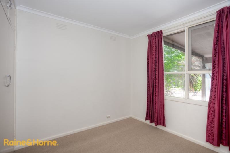 Photo - 12 Fadden Grove, Sunbury VIC 3429 - Image 15