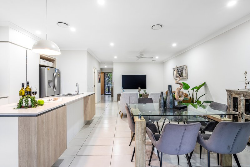 Photo - 12 Fairwater Boulevard, Blacktown NSW 2148 - Image 3