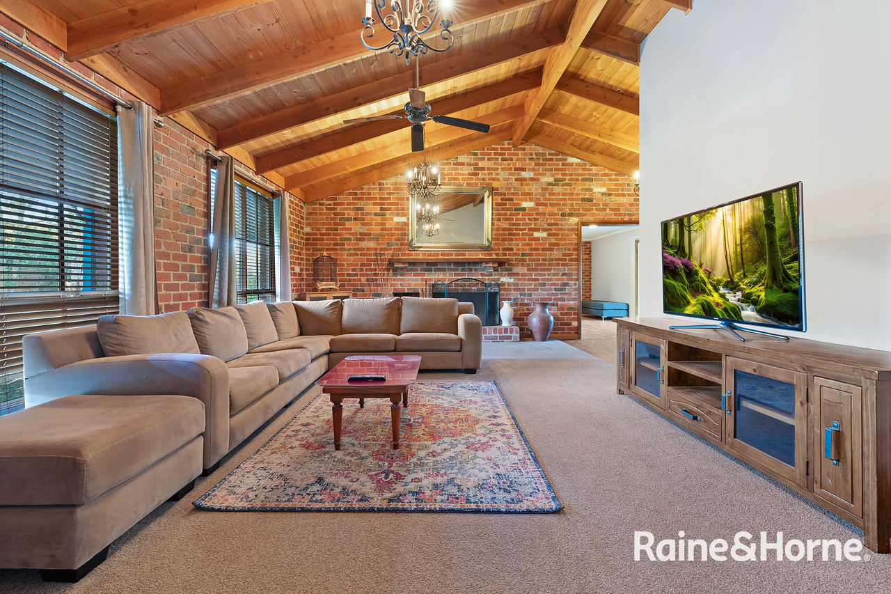 12 Fairway Court, Pakenham, VIC 3810 - Image 7