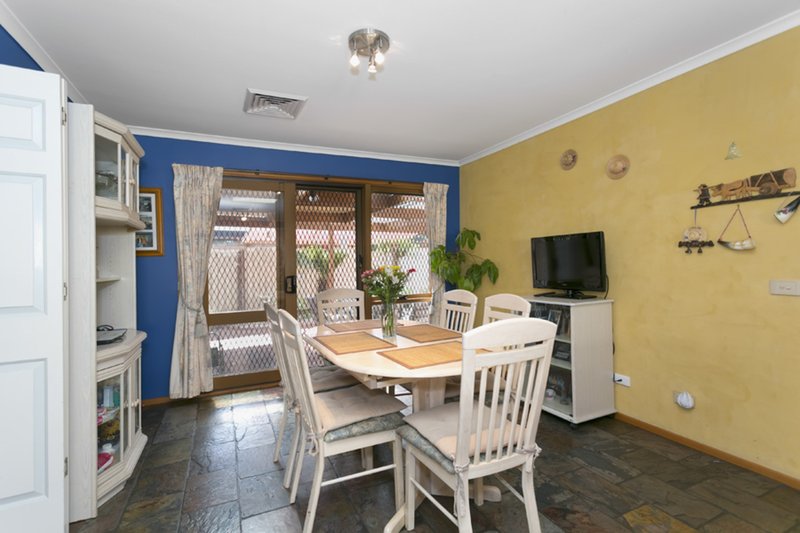 Photo - 12 Falcon Walk, Kings Park VIC 3021 - Image 5