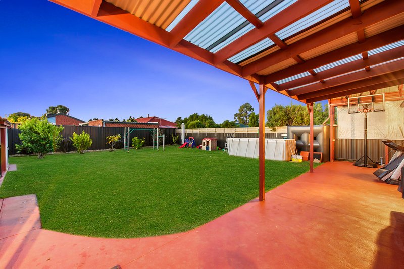 Photo - 12 Farmhouse Court, Sydenham VIC 3037 - Image 11