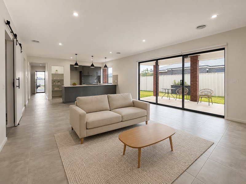 Photo - 12 Feather Drive, Mooroopna VIC 3629 - Image 5