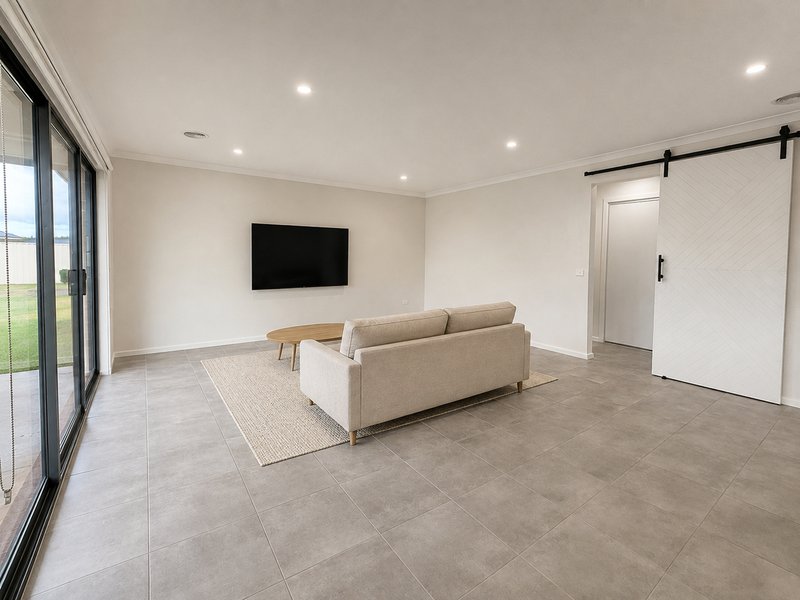 Photo - 12 Feather Drive, Mooroopna VIC 3629 - Image 6