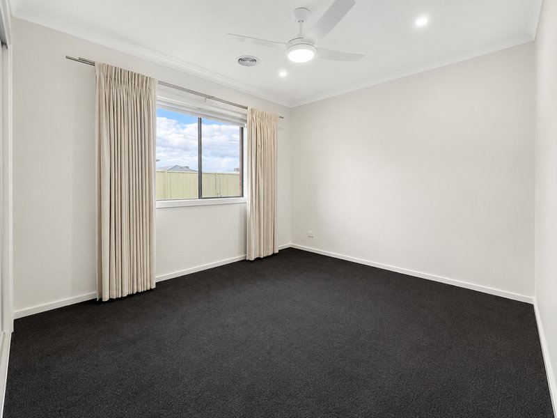 Photo - 12 Feather Drive, Mooroopna VIC 3629 - Image 10