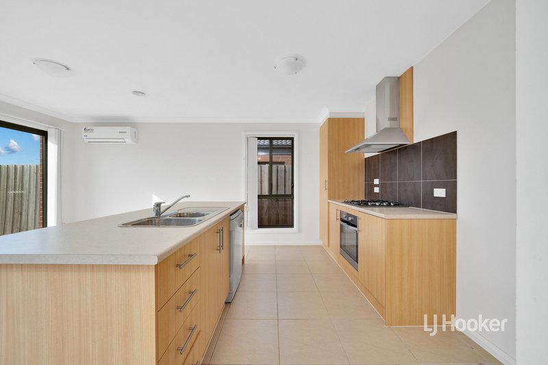 Photo - 12 Fellows Street, Weir Views VIC 3338 - Image 9