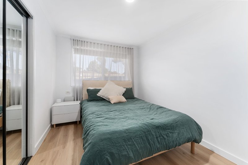 Photo - 12 Fern Court, Mill Park VIC 3082 - Image 8