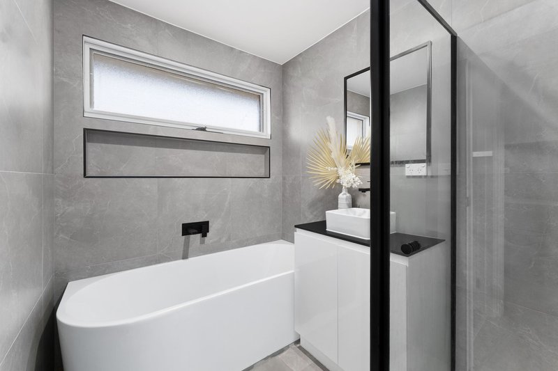 Photo - 12 Fern Court, Mill Park VIC 3082 - Image 9