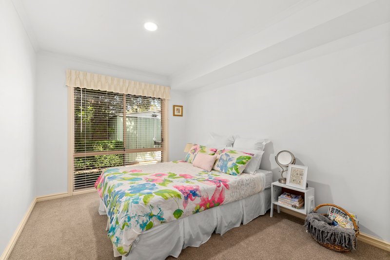 Photo - 12 Fernbrook Rise, Knoxfield VIC 3180 - Image 7