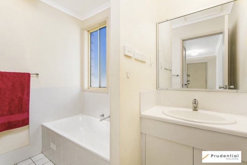 Photo - 12 Ferrari Place, Ingleburn NSW 2565 - Image 6