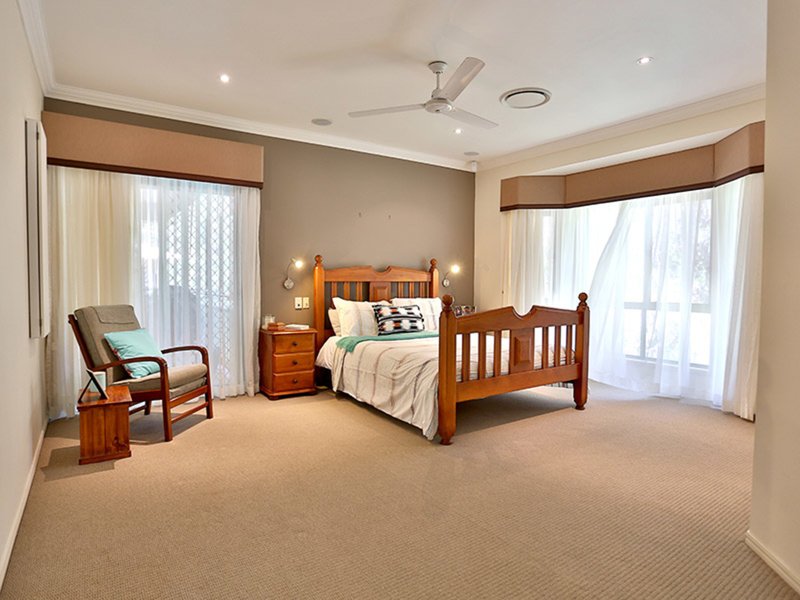 Photo - 12 Fiddlewood Place, Bridgeman Downs QLD 4035 - Image 10