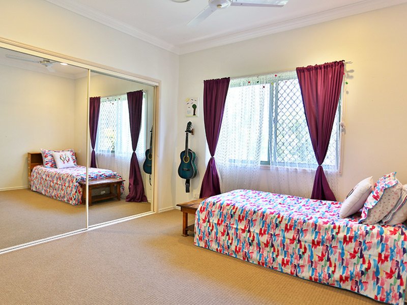 Photo - 12 Fiddlewood Place, Bridgeman Downs QLD 4035 - Image 12