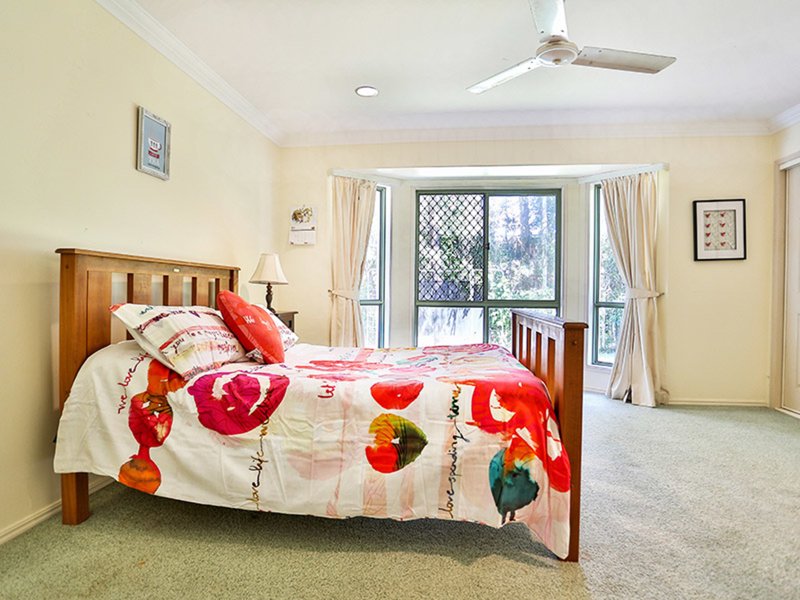 Photo - 12 Fiddlewood Place, Bridgeman Downs QLD 4035 - Image 14