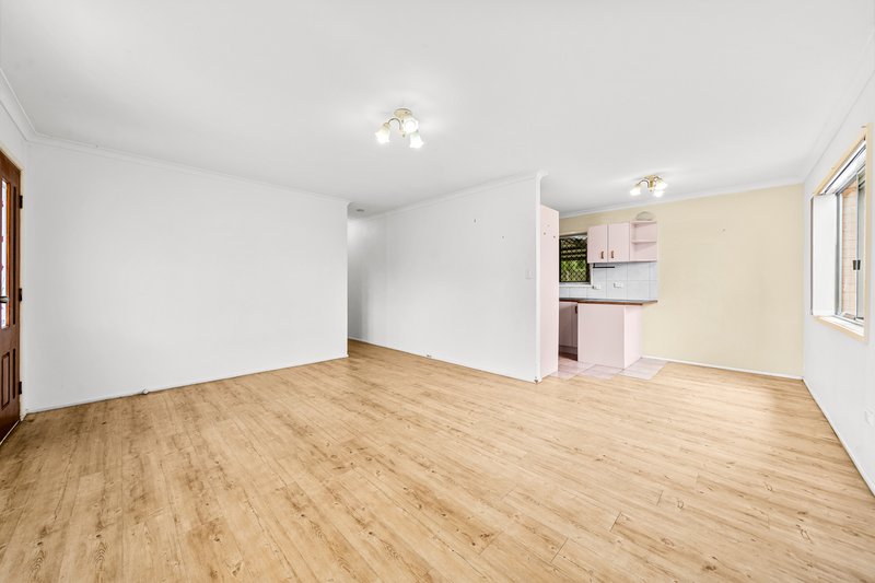 Photo - 12 Fiona Court, Rochedale South QLD 4123 - Image 4