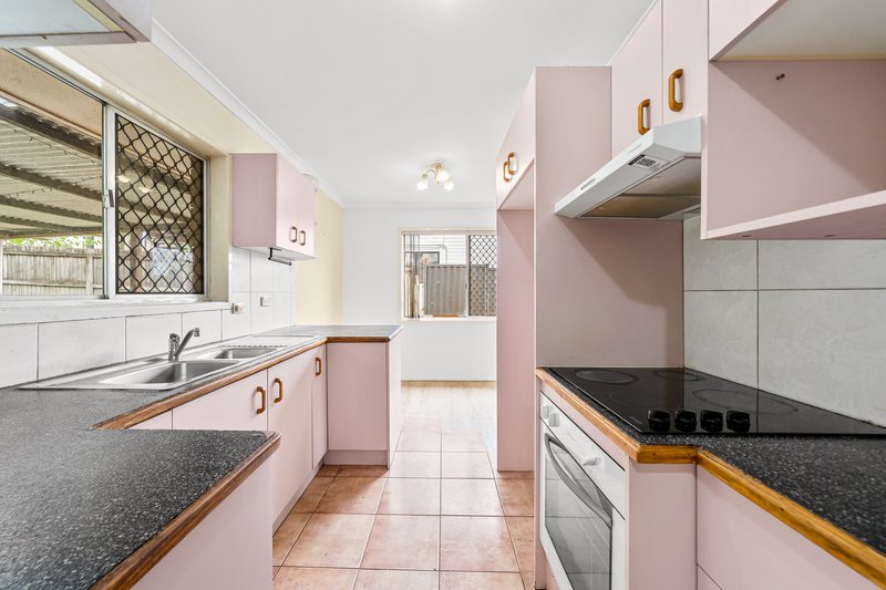 Photo - 12 Fiona Court, Rochedale South QLD 4123 - Image 7