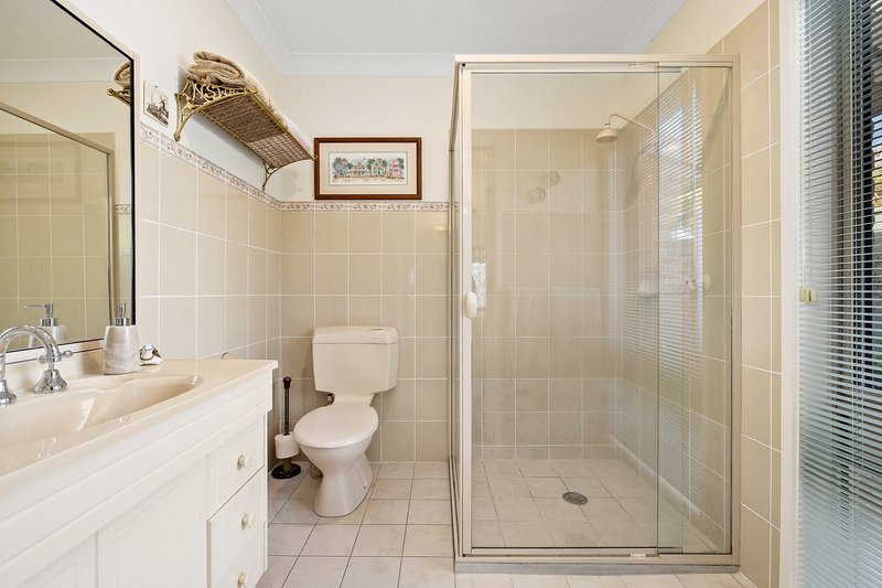 Photo - 12 Firbank Close, Isabella Plains ACT 2905 - Image 15