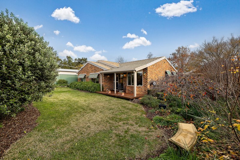 Photo - 12 Firbank Close, Isabella Plains ACT 2905 - Image 17