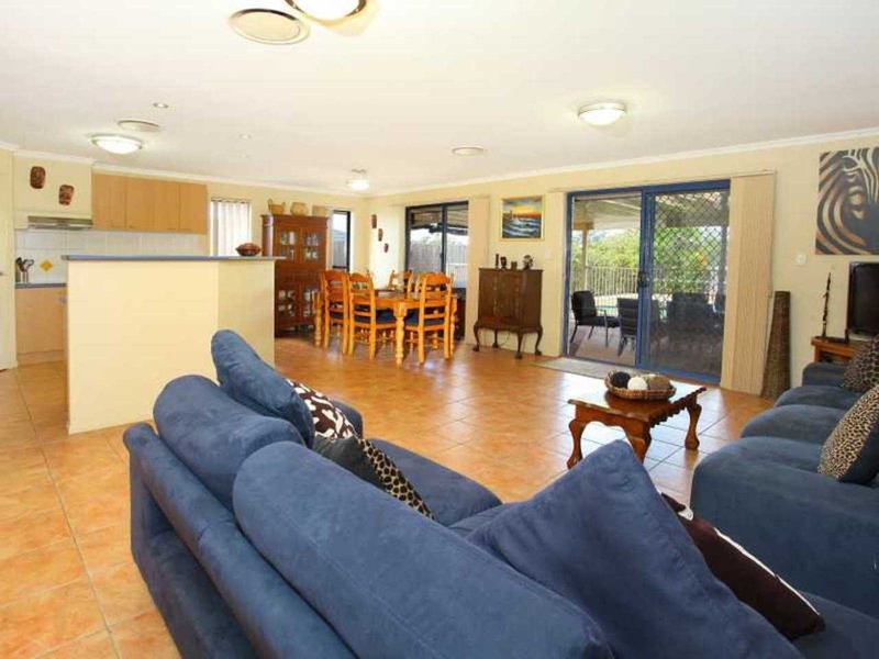 Photo - 12 Fitzgerald Close, Maudsland QLD 4210 - Image 10