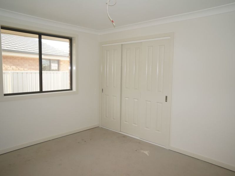 Photo - 1/2 Flagtail Avenue, Old Bar NSW 2430 - Image 4