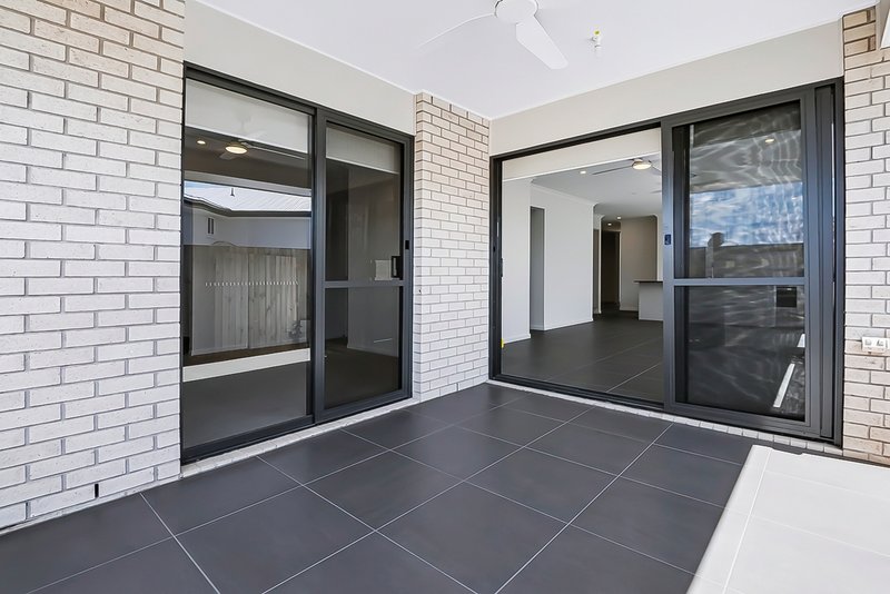 Photo - 12 Flat Pea Crescent, Deebing Heights QLD 4306 - Image 14