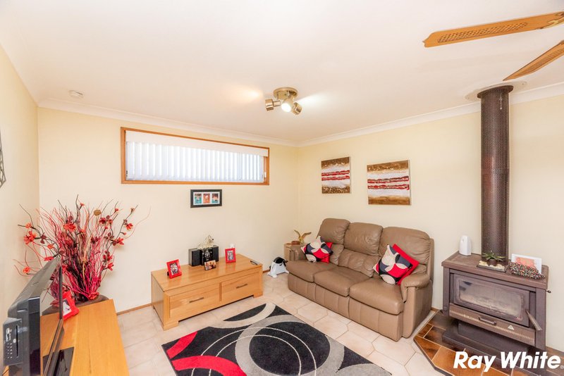 Photo - 12 Flora Parade, Tuncurry NSW 2428 - Image 5