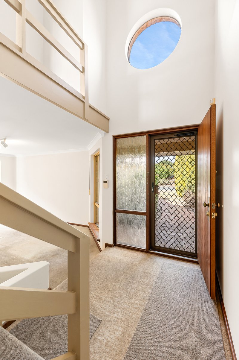 Photo - 12 Forest Walk, Kardinya WA 6163 - Image 4