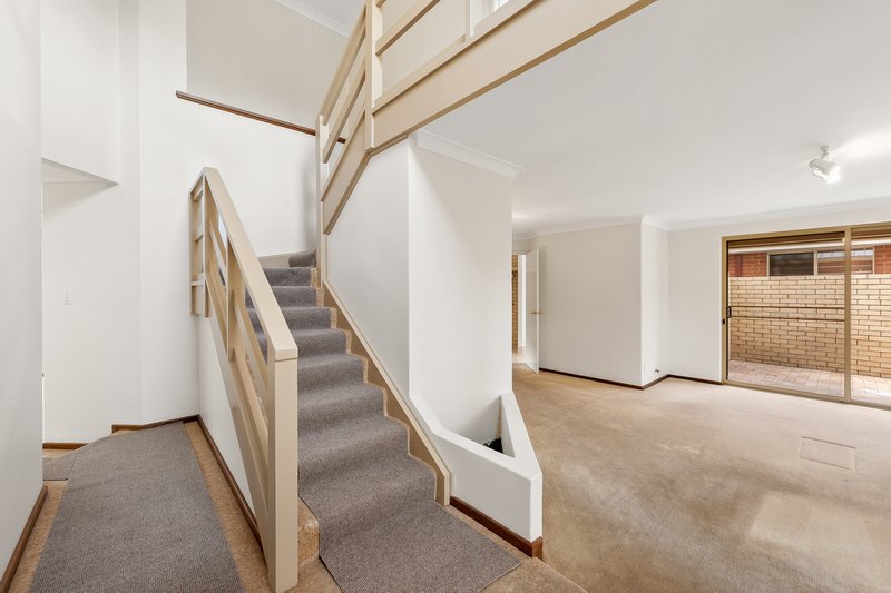 Photo - 12 Forest Walk, Kardinya WA 6163 - Image 5