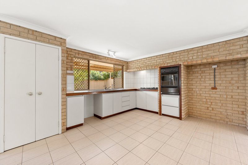 Photo - 12 Forest Walk, Kardinya WA 6163 - Image 11