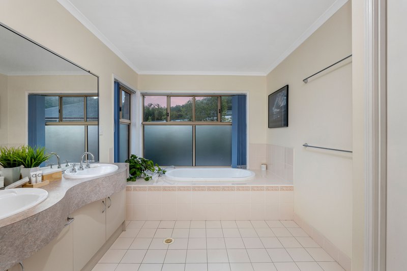 Photo - 12 Fortrose Place, Ferny Grove QLD 4055 - Image 12