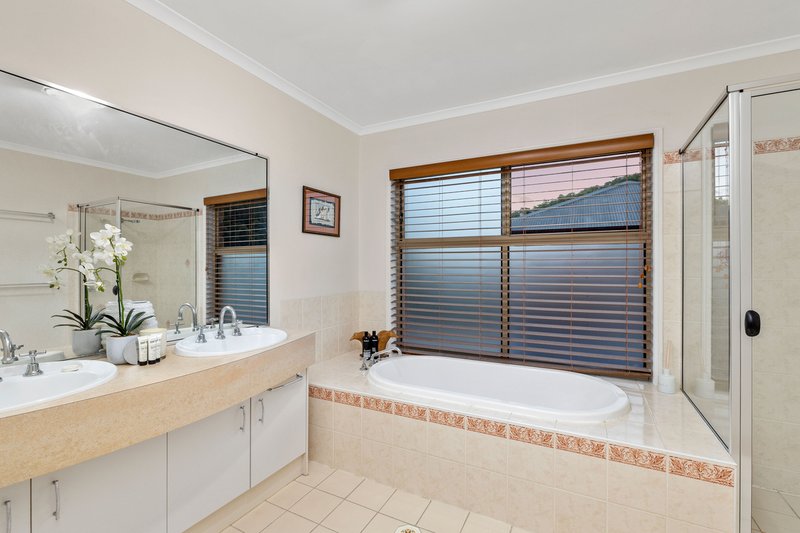 Photo - 12 Fortrose Place, Ferny Grove QLD 4055 - Image 15