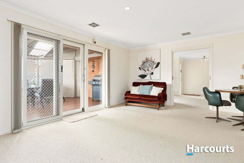 Photo - 12 Foulds Court, Berwick VIC 3806 - Image 6