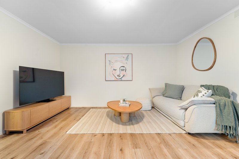 Photo - 12 Frudal Crescent, Knoxfield VIC 3180 - Image 2