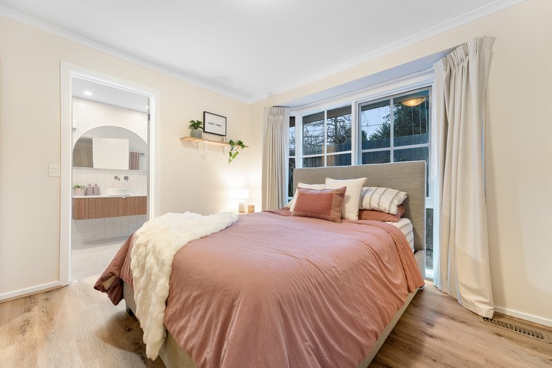 Photo - 12 Frudal Crescent, Knoxfield VIC 3180 - Image 7
